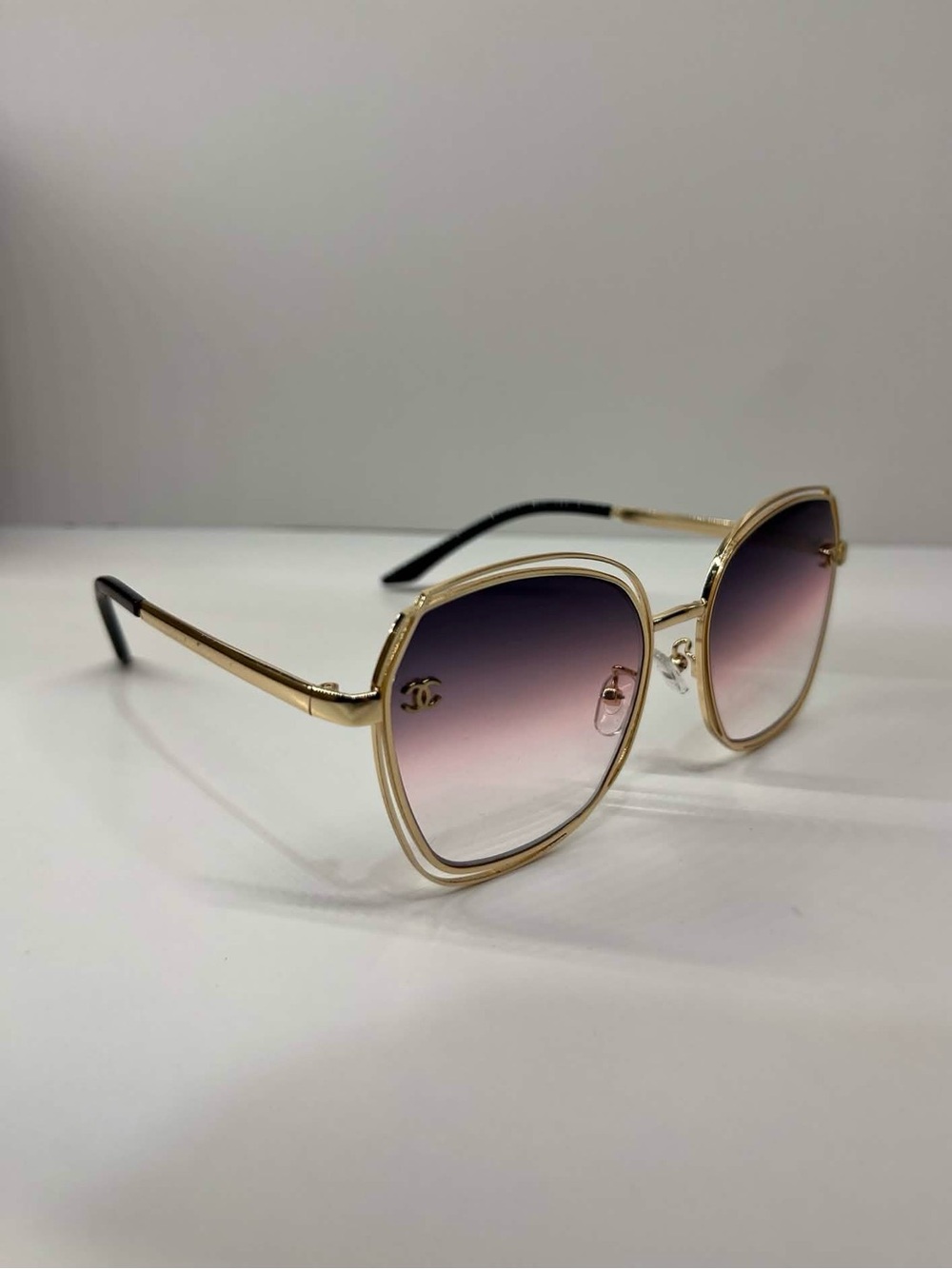 CHANEL Gold Frame Sunglasses Pink Gradient Excellent Condition